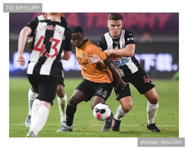 狼队防守体系全面升级,战术调整面临严峻考验 狼队防守体系全面升级,战术调整面临严峻考验