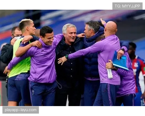 英超战术演练迈入新纪元：教练团队揭秘团队默契提升新趋势