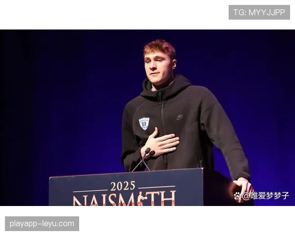 库珀·弗拉格无球跑动提升三分效率 拉开球队外线火力差距