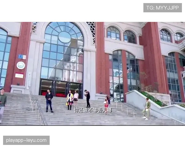 常园早上挤地铁那张脸和下午豪宅派对同框，真是两个人